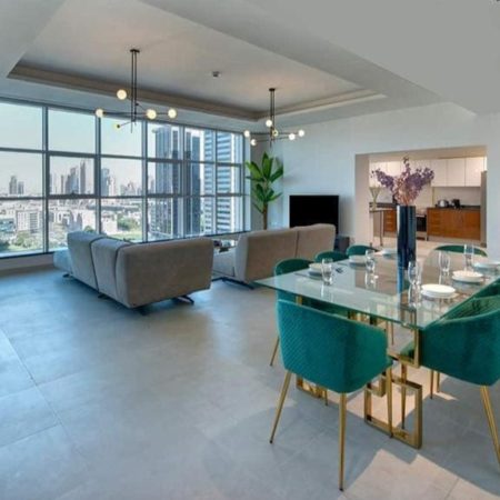 3 bedrooms in Arcade Tower